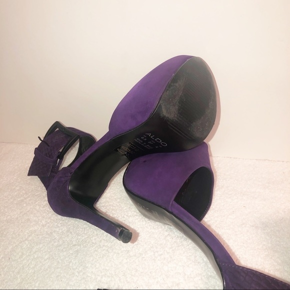 Aldo suede large buckle heel - Picture 6 of 11